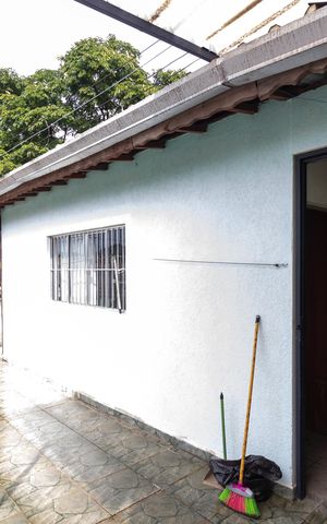 Casa à venda com 154m², 5 quartos e 1 vagaEntrada