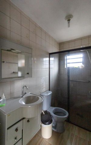 Casa à venda com 154m², 5 quartos e 1 vagaBanheiro 2