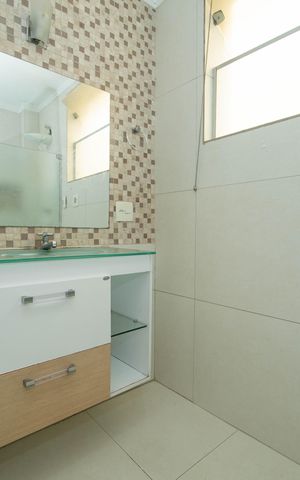 Apartamento à venda com 100m², 3 quartos e 2 vagas Apartamento à venda com 100m², 3 quartos e 2 vagasBanheiro social