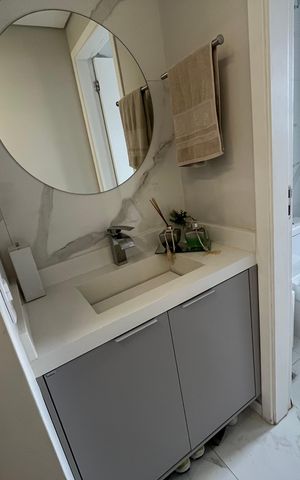 Apartamento à venda com 55m², 2 quartos e 1 vaga Apartamento à venda com 55m², 2 quartos e 1 vagaBanheiro