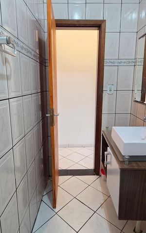Casa para alugar com 75m², 2 quartos e 2 vagasBanheiro