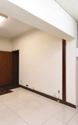Casa à venda com 420m², 5 quartos e 4 vagasSala 1