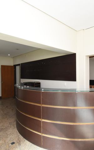 Casa à venda com 420m², 5 quartos e 4 vagasSala 7