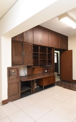 Casa à venda com 420m², 5 quartos e 4 vagasSala 1