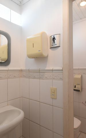 Casa à venda com 420m², 5 quartos e 4 vagasBanheiro do Ático
