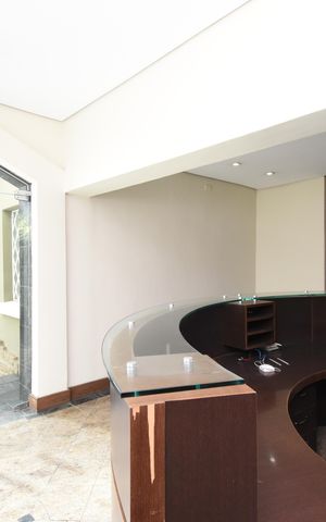 Casa à venda com 420m², 5 quartos e 4 vagasSala 7