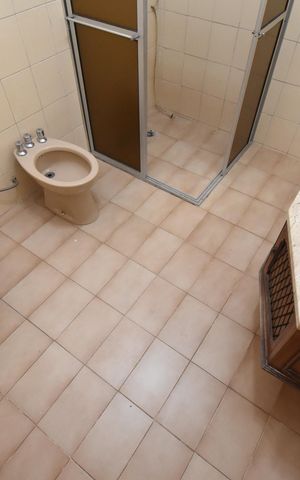 Casa à venda com 420m², 5 quartos e 4 vagasBanheiro 