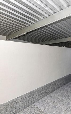 Casa à venda com 240m², 3 quartos e 3 vagas Casa à venda com 240m², 3 quartos e 3 vagasGaragem