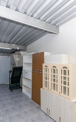 Casa à venda com 240m², 3 quartos e 3 vagas Casa à venda com 240m², 3 quartos e 3 vagasGaragem