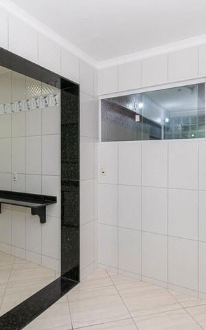 Casa à venda com 240m², 3 quartos e 3 vagas Casa à venda com 240m², 3 quartos e 3 vagasCopa