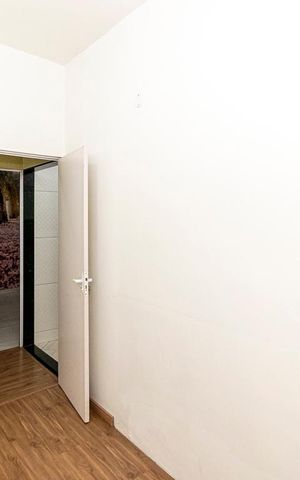 Casa à venda com 240m², 3 quartos e 3 vagas Casa à venda com 240m², 3 quartos e 3 vagasQuarto 2