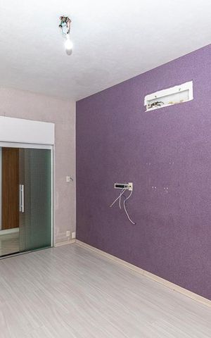 Casa à venda com 240m², 3 quartos e 3 vagas Casa à venda com 240m², 3 quartos e 3 vagasSuíte
