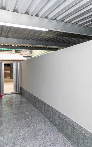 Casa à venda com 240m², 3 quartos e 3 vagas Casa à venda com 240m², 3 quartos e 3 vagasGaragem