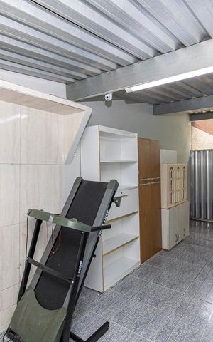 Casa à venda com 240m², 3 quartos e 3 vagas Casa à venda com 240m², 3 quartos e 3 vagasGaragem