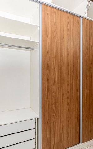 Casa à venda com 240m², 3 quartos e 3 vagas Casa à venda com 240m², 3 quartos e 3 vagasSuíte - Closet