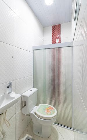 Casa à venda com 240m², 3 quartos e 3 vagas Casa à venda com 240m², 3 quartos e 3 vagasBanheiro da Suíte