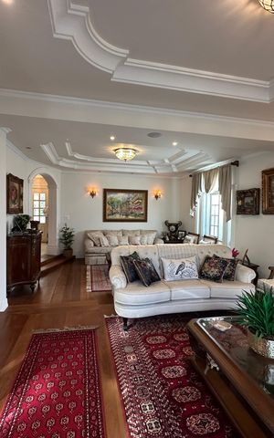 Casa de condomínio à venda com 675m², 4 quartos e 4 vagas Casa de condomínio à venda com 675m², 4 quartos e 4 vagasSala 1