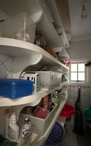 Casa de condomínio à venda com 675m², 4 quartos e 4 vagas Casa de condomínio à venda com 675m², 4 quartos e 4 vagasDespensa