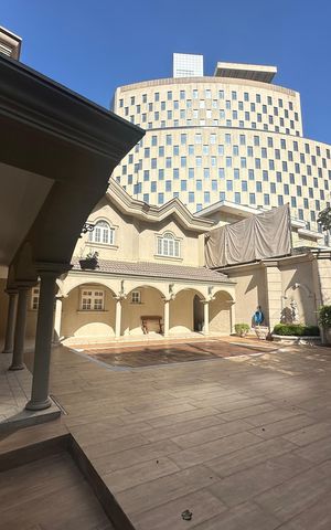 Casa de condomínio à venda com 675m², 4 quartos e 4 vagas Casa de condomínio à venda com 675m², 4 quartos e 4 vagasQuintal