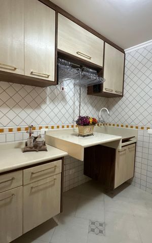 Casa de condomínio à venda com 675m², 4 quartos e 4 vagas Casa de condomínio à venda com 675m², 4 quartos e 4 vagasÁrea de Serviço