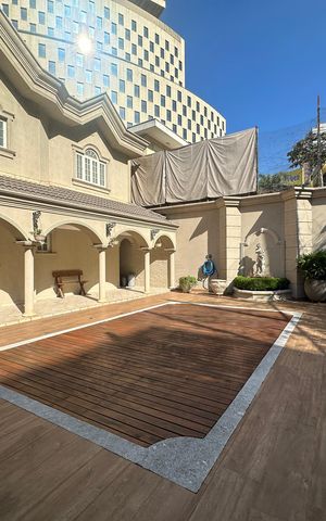 Casa de condomínio à venda com 675m², 4 quartos e 4 vagas Casa de condomínio à venda com 675m², 4 quartos e 4 vagasPiscina