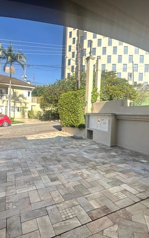 Casa de condomínio à venda com 675m², 4 quartos e 4 vagas Casa de condomínio à venda com 675m², 4 quartos e 4 vagasGaragem