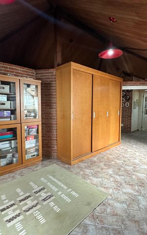 Casa de condomínio à venda com 675m², 4 quartos e 4 vagas Casa de condomínio à venda com 675m², 4 quartos e 4 vagasSótão