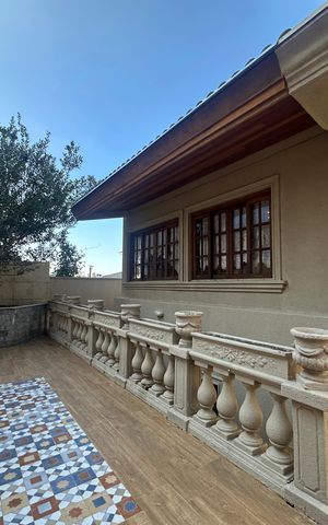 Casa de condomínio à venda com 675m², 4 quartos e 4 vagas Casa de condomínio à venda com 675m², 4 quartos e 4 vagasQuintal