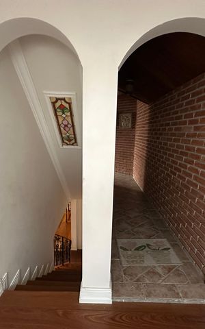 Casa de condomínio à venda com 675m², 4 quartos e 4 vagas Casa de condomínio à venda com 675m², 4 quartos e 4 vagasSótão