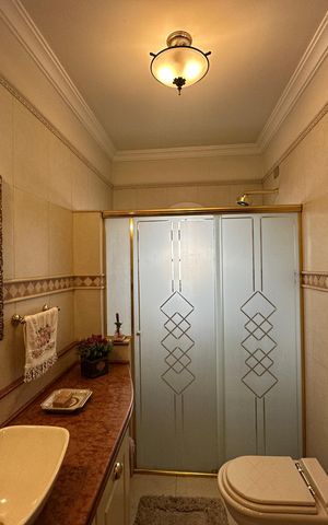 Casa de condomínio à venda com 675m², 4 quartos e 4 vagas Casa de condomínio à venda com 675m², 4 quartos e 4 vagasBanheiro da Suíte 4