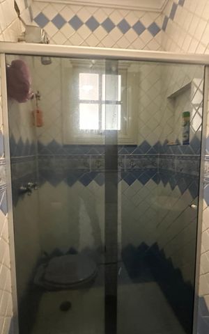Casa de condomínio à venda com 675m², 4 quartos e 4 vagas Casa de condomínio à venda com 675m², 4 quartos e 4 vagasBanheiro 2