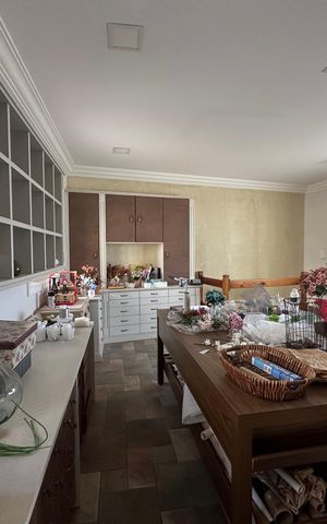 Casa de condomínio à venda com 675m², 4 quartos e 4 vagas Casa de condomínio à venda com 675m², 4 quartos e 4 vagasAteliê