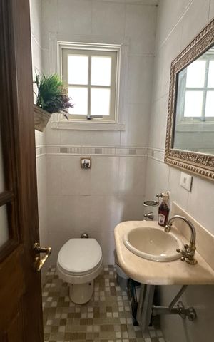 Casa de condomínio à venda com 675m², 4 quartos e 4 vagas Casa de condomínio à venda com 675m², 4 quartos e 4 vagasBanheiro 3