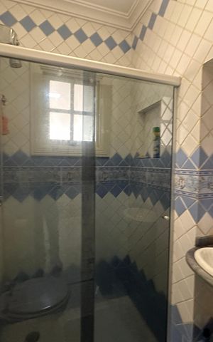 Casa de condomínio à venda com 675m², 4 quartos e 4 vagas Casa de condomínio à venda com 675m², 4 quartos e 4 vagasBanheiro 2