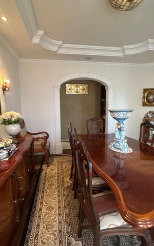 Casa de condomínio à venda com 675m², 4 quartos e 4 vagas Casa de condomínio à venda com 675m², 4 quartos e 4 vagasSala de Jantar