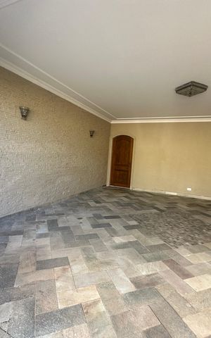 Casa de condomínio à venda com 675m², 4 quartos e 4 vagas Casa de condomínio à venda com 675m², 4 quartos e 4 vagasGaragem
