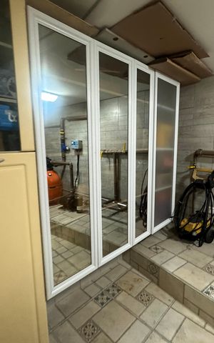 Casa de condomínio à venda com 675m², 4 quartos e 4 vagas Casa de condomínio à venda com 675m², 4 quartos e 4 vagasDeposito