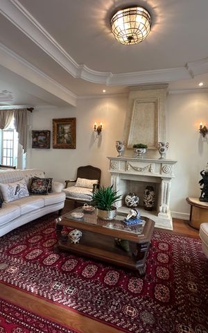 Casa de condomínio à venda com 675m², 4 quartos e 4 vagas Casa de condomínio à venda com 675m², 4 quartos e 4 vagasSala 1