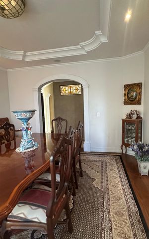 Casa de condomínio à venda com 675m², 4 quartos e 4 vagas Casa de condomínio à venda com 675m², 4 quartos e 4 vagasSala de Jantar