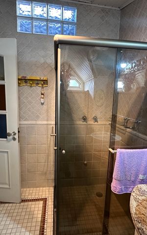 Casa de condomínio à venda com 675m², 4 quartos e 4 vagas Casa de condomínio à venda com 675m², 4 quartos e 4 vagasBanheiro 1