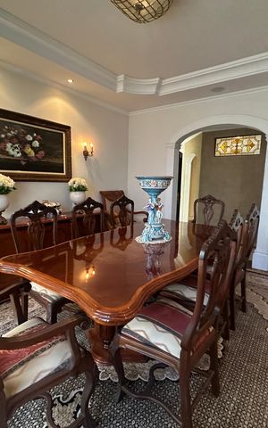 Casa de condomínio à venda com 675m², 4 quartos e 4 vagas Casa de condomínio à venda com 675m², 4 quartos e 4 vagasSala de Jantar