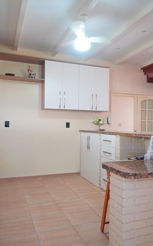 Casa para alugar com 250m², 3 quartos e 2 vagasCozinha