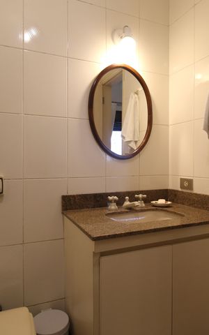 Apartamento à venda com 242m², 4 quartos e 4 vagasBanheiro da Suíte 1
