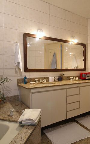 Apartamento à venda com 242m², 4 quartos e 4 vagasBanheiro da Suíte 4