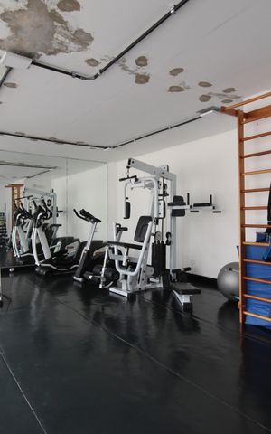 Apartamento à venda com 242m², 4 quartos e 4 vagasÁrea Comum - Academia