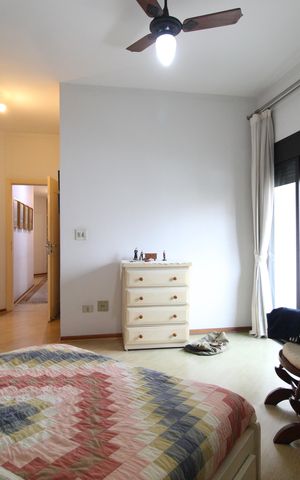 Apartamento à venda com 242m², 4 quartos e 4 vagasQuarto 4 - Suíte