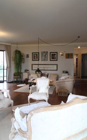 Apartamento à venda com 242m², 4 quartos e 4 vagasSala