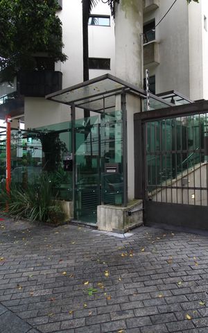 Apartamento à venda com 242m², 4 quartos e 4 vagasFachada