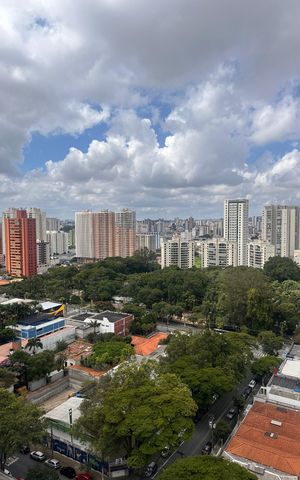 Apartamento à venda com 153m², 3 quartos e 3 vagas Apartamento à venda com 153m², 3 quartos e 3 vagasVista
