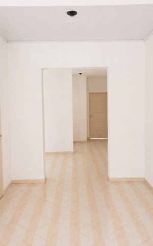 Casa à venda com 128m², 2 quartos e 1 vaga